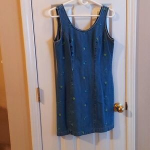 California Concepts Denim Jean Dress Embroidered Floral Jr 7 - Y2K LIKE NEW!